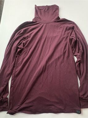 Uniqlo Burgundy Turtleneck Long Sleeve Top